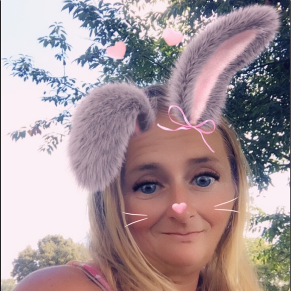 Meet your Posher, Beth - Picture 2 of 10